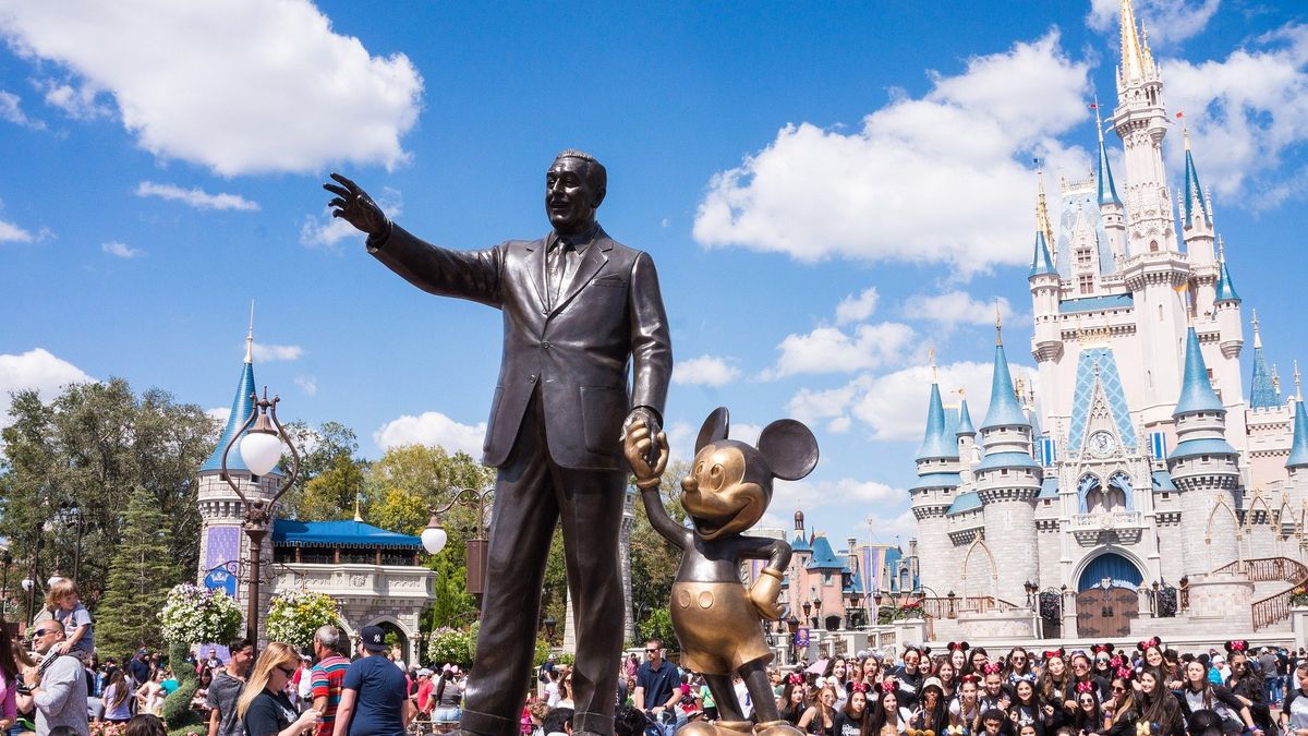 Disney zwolni tysiące pracowników Disneylandów. W dobie koronawirusa (i serwisów VOD) parki rozrywki przestają być potrzebne 1