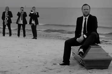 Skrin z teledysku "Byłaś dla mnie wszystkim" Poparzeni Kawą Trzy