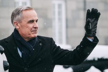 Słupki skoczyły w górę. Mark Carney zyskuje poparcie po przemówieniu w Davos
