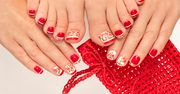 Naklejki na paznokcie – rodzaje, aplikacja naklejek wodnych i samoprzylepnych