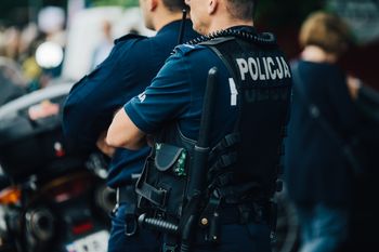 Tragedia w Warszawie. 96-latek przewrócił się na przystanku