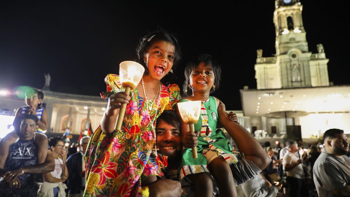 Do Fatimy przybywają wierni całymi rodzinami 