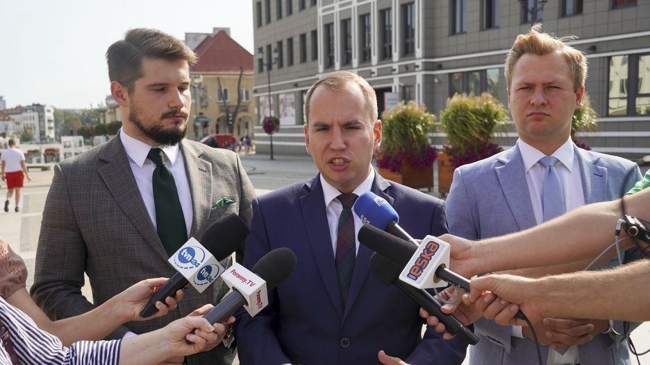 Sekretarz stanu w KRPM Adam Andruszkiewicz nie widzi problemu w tym, że niektórzy widzowie utracili dostęp do TVN i Polsatu