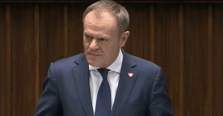 Podczas expose Tuska padło przekleństwo? Nagranie niesie się po sieci