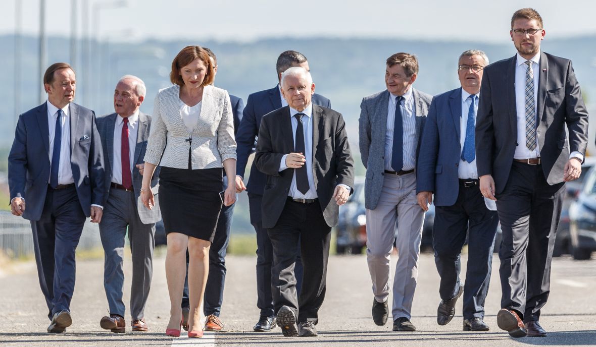 W kampanię Ewy Leniart zaangażował się osobiście Jarosław Kaczyński