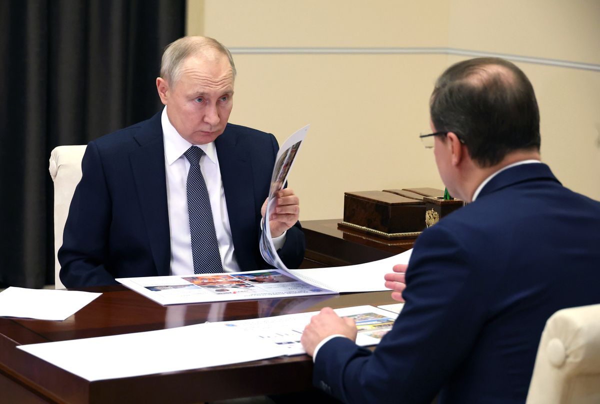 Putin przyznał, że sankcje mają "negatywny wpływ"