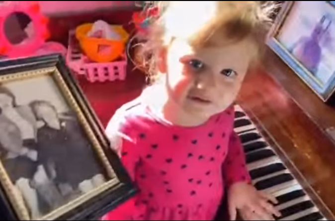 Słowa dwulatki wprawiły matkę w osłupienie