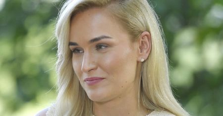 Rolniczka przyszła do "PnŚ". Wkroczyła na plan w koronkowej kreacji