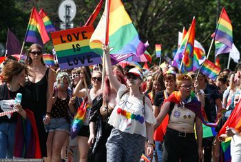 Marsz równości z mandatem. Teraz policja sprawdza Orszak Trzech Króli