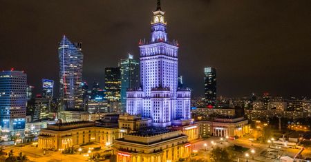 Symbol Warszawy bez iluminacji? Miasto szuka oszczędności