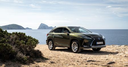 Lexusy RX z krótkim czasem oczekiwania. Trafią do nas zamiast do Rosji