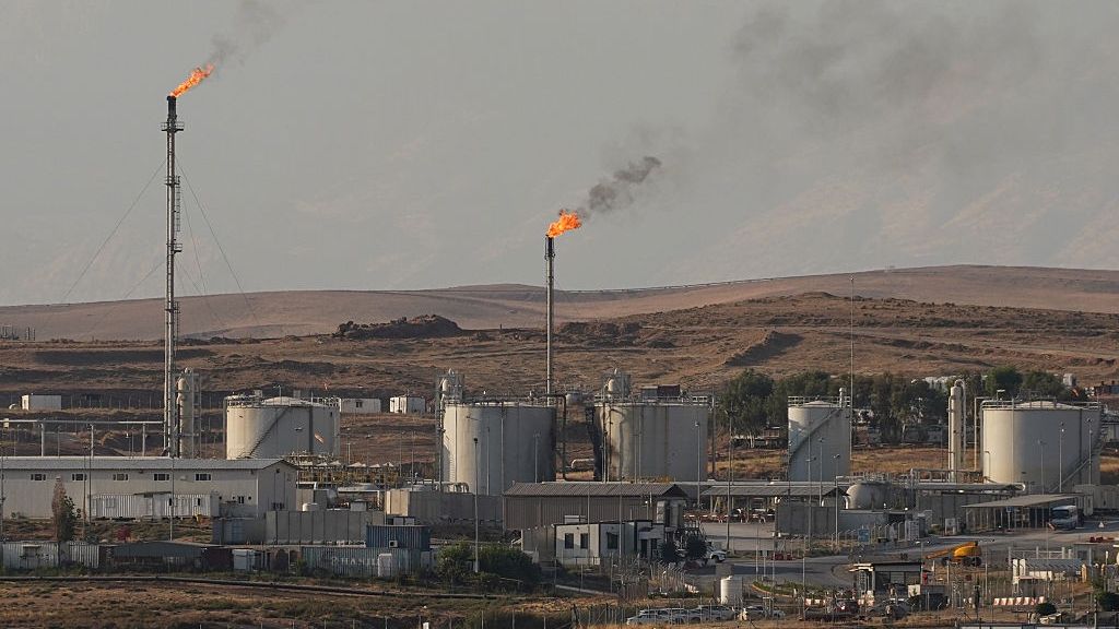 Iraq and IKRG sign deal to resume oil exports via Turkiye
DUHOK, IRAQ - SEPTEMBER 26: A view shows the Tawke Oil Field operated by Norwegian oil and gas company DNO near the district of Zakho in Duhok, Iraq on September 26, 2025. The central government of Iraq and the Iraqi Kurdish Regional Government signed an agreement to resume oil exports through Turkiye's Ceyhan port, with flows expected to restart on the morning of September 27. (Photo by Ismael Adnan Yaqoob/Anadolu via Getty Images)
Anadolu
norwegian oil company, tawke oil field, turkiye, oil deal, oil exports, zakho, ceyhan port, duhok