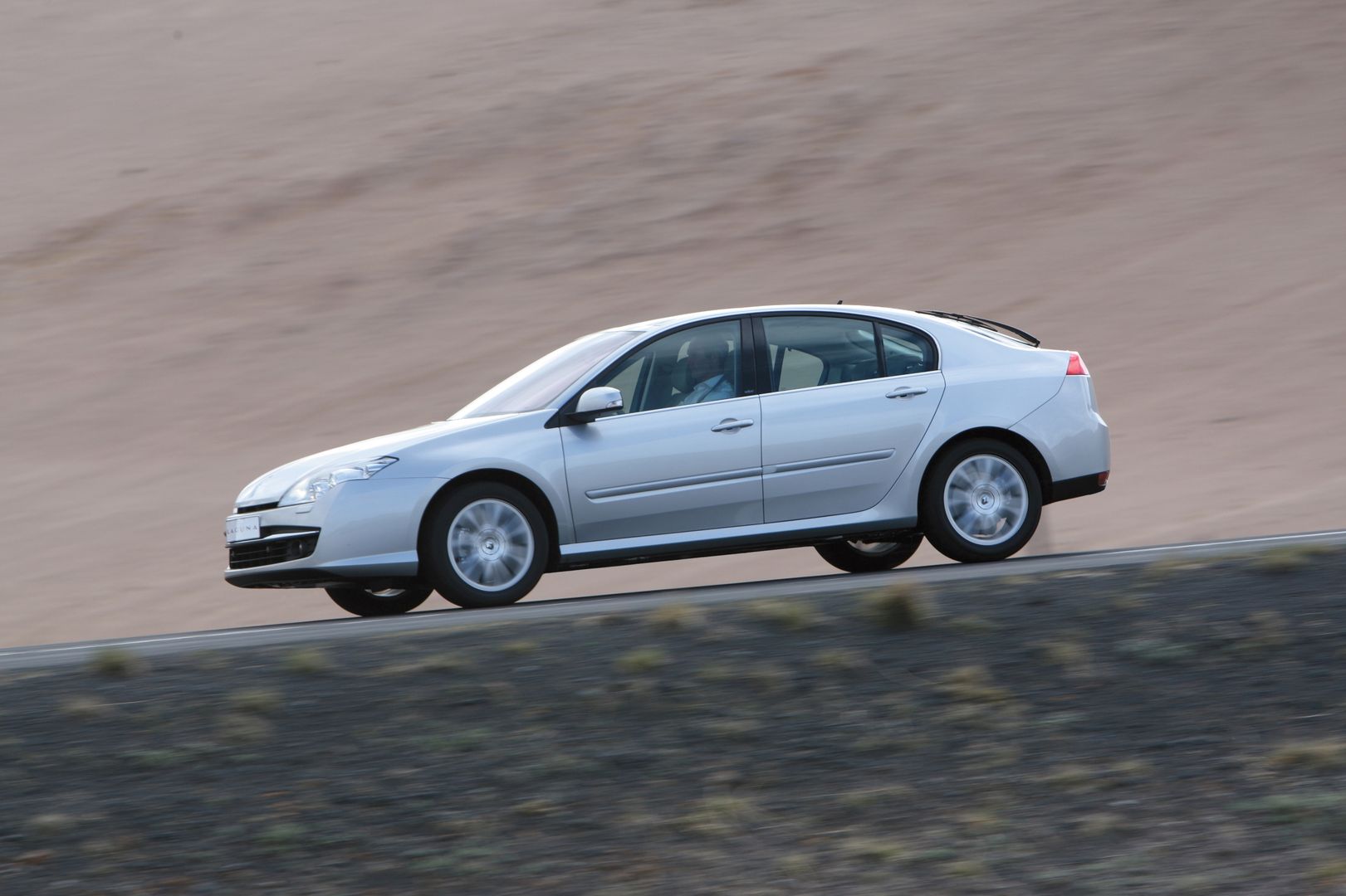 Renault Laguna po wprowadzeniu normy Euro 5 straciła bazowy silnik benzynowy 1.6. Nie miało to żadnego związku z normą, ale to był idealny motor pod LPG.