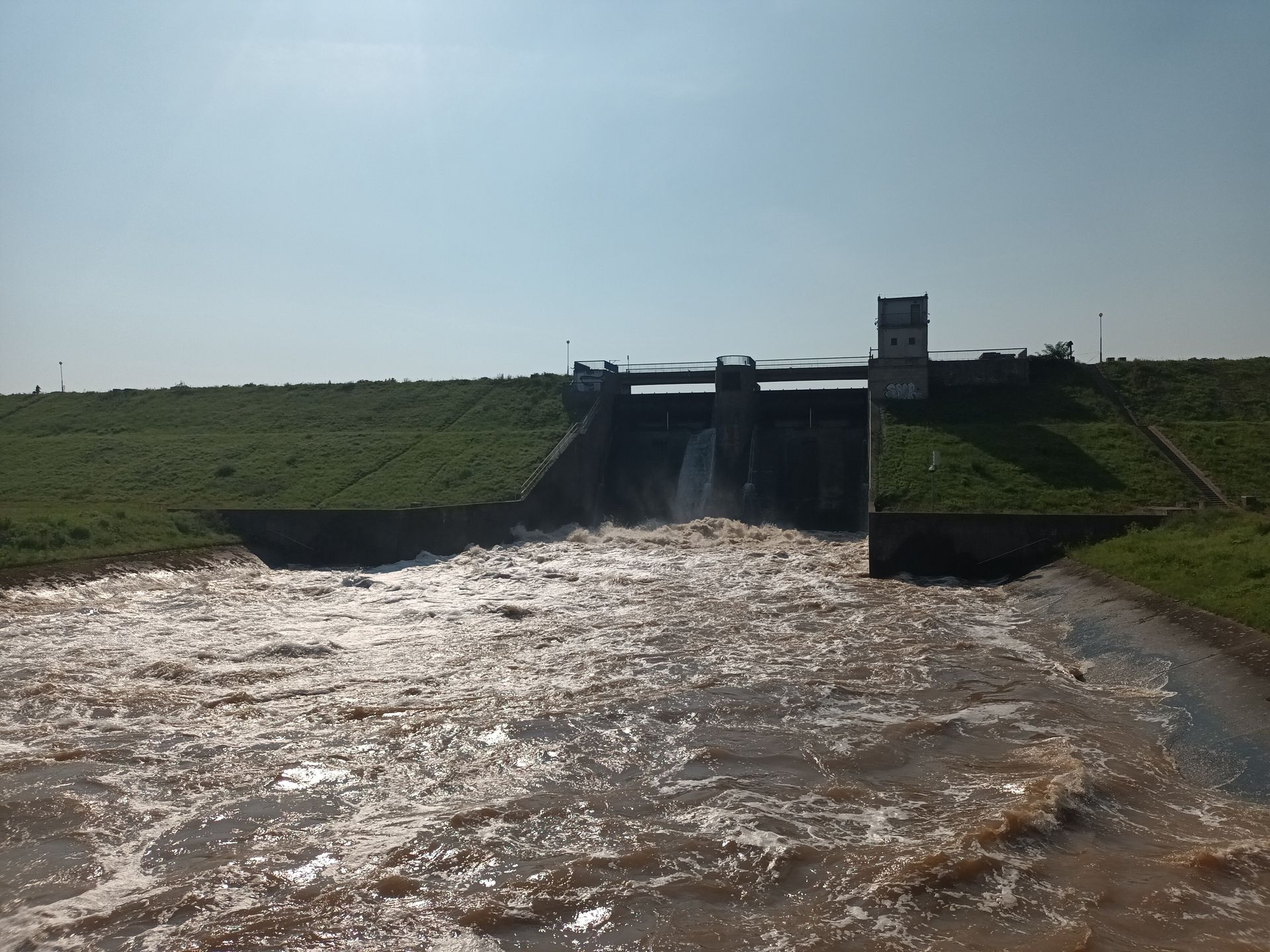 Zapora Wodna w Mietkowie