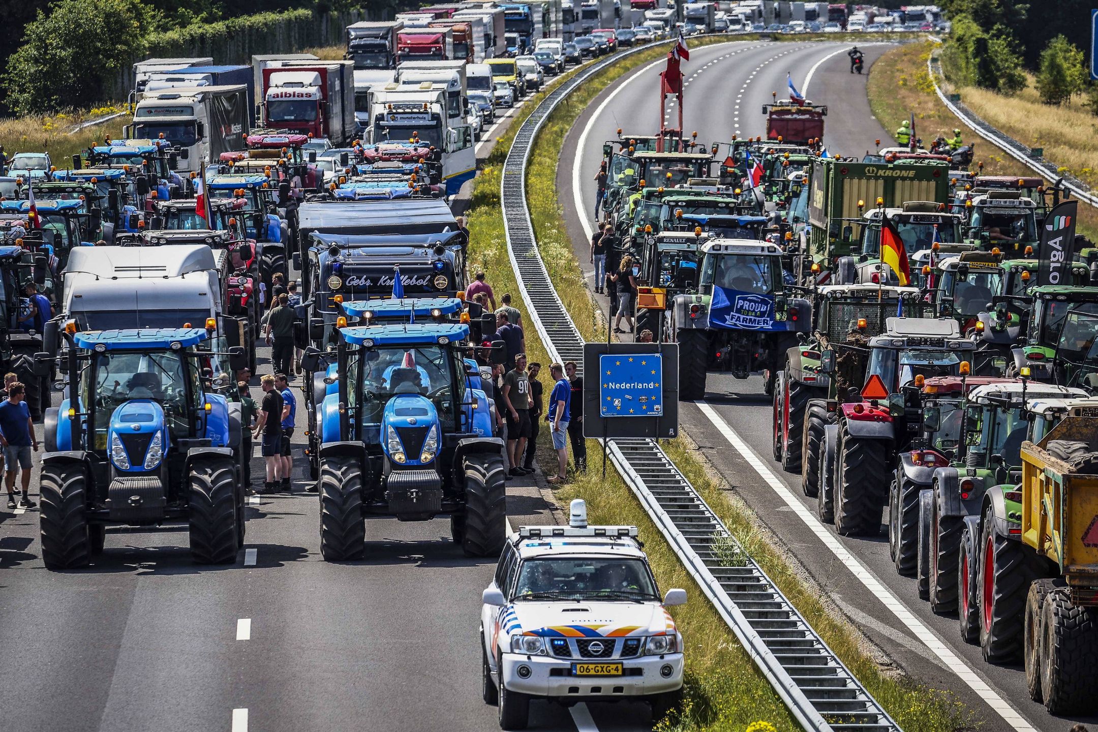 Od kilku tygodni w Holandii trwają protesty rolników. Ciągniki blokują m.in. autostrady