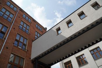 Najpierw mieszkanie, potem konkretna pomoc - nowatorski projekt dla osób w kryzysie bezdomności