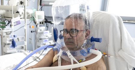 Koronawirus atakuje uszy. COVID-19 może doprowadzić do uszkodzenia słuchu