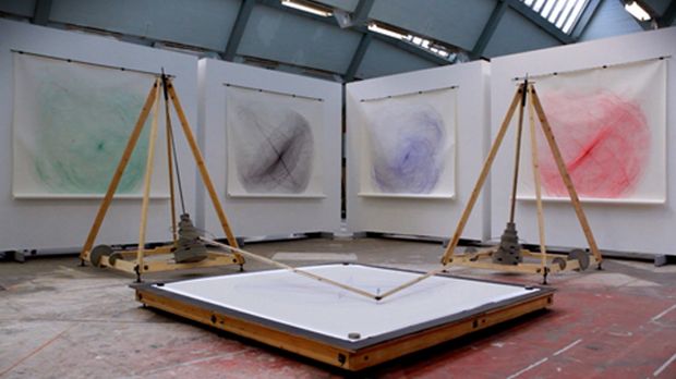 Niesamowite grafiki stworzone przez gigantyczny harmonograf [wideo] 1