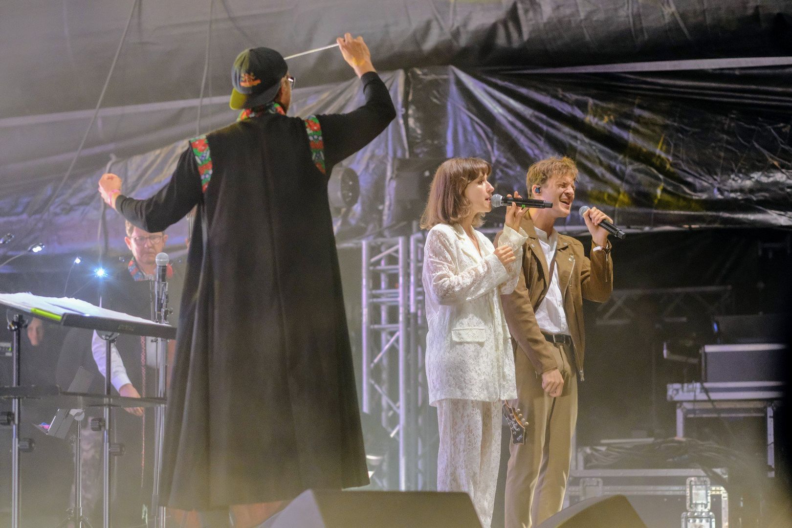 Malta Festival 2025 odbędzie się w Poznaniu w dniach 20–28 czerwca, obchodząc jubileuszową 35. edycję pod hasłem „Za miłość!”. Festiwal oferuje bogaty program artystyczny, w tym spektakle teatralne, koncerty oraz wydarzenia plenerowe.W tym roku usłyszeć można będzie między innymi: Braci Teskey, L’Impératrice, Róisín Murphy, BADBADNOTGOOD.Bilety:sprzedaż online: rozpoczęła się 21 marca 2025 roku o godz. 10:00 na platformie eBilet.pl.Rodzaje biletów:ulgi: dla uczniów, studentów do 26. roku życia, osób powyżej 65. roku życia oraz osób z niepełnosprawnością posiadających znaczny stopień niepełnosprawności lub poruszających się na wózku inwalidzkim,OzN: dla osób z umiarkowanym lub znacznym stopniem niepełnosprawności, uprawniające do wejścia z osobą towarzyszącą bez dodatkowych opłat.Branżowe: dla przedstawicieli branży artystycznej.Akredytacje: dla mediów i profesjonalistów:karnety: dostępne wyłącznie na koncerty odbywające się w ramach festiwalu,promocja: przy zakupie 3 biletów – torba festiwalowa w prezencie.