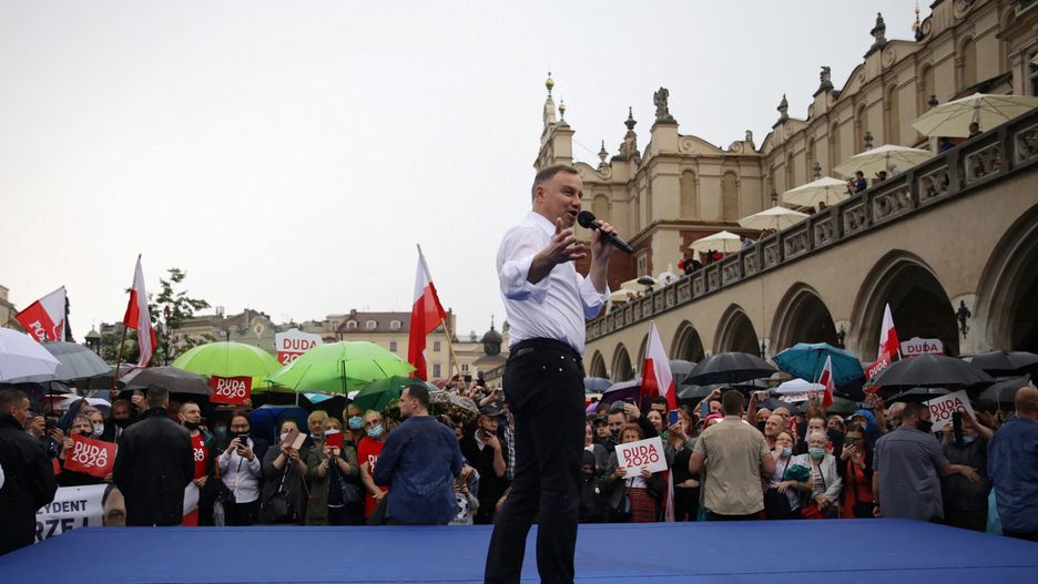 Wybory prezydenckie. Wiadomości TVP oskarżone o stronniczość po wiecu Andrzeja Dudy, szef programu zaprzecza