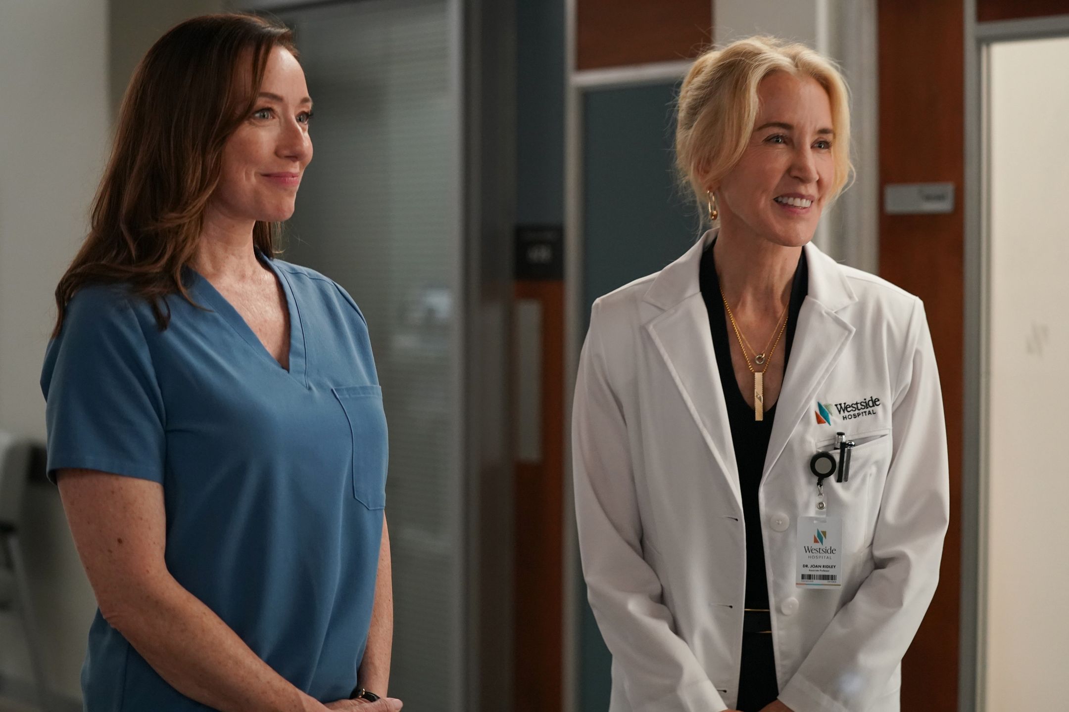 Molly Parker i Felicity Huffman w serialu "Doc"