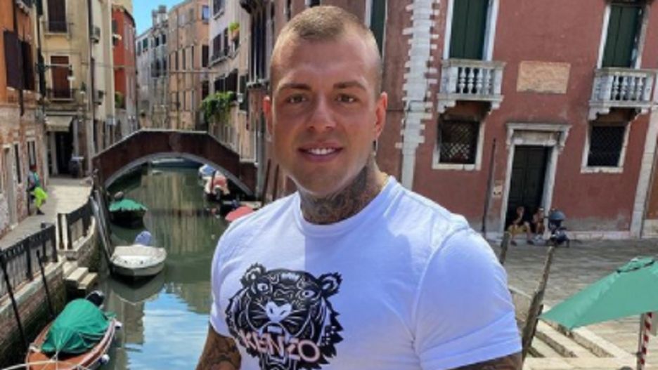 Czarek z "Love Island" pokazał się z nową partnerką