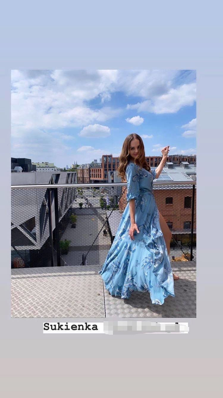 Anna Wendzikowska promuje produkty pośladkami