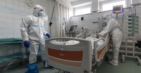 Nowe przypadki koronawirusa w Polsce. Rośnie liczba pacjentów w szpitalach