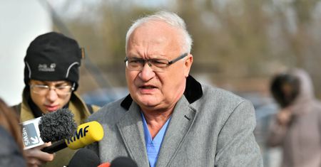 Koronawirus w Polsce. Ponad tysiąc zakażeń. Prof. Simon: "Realnie jest ich więcej. A w kraju pojawiły się skandaliczne ruchy"