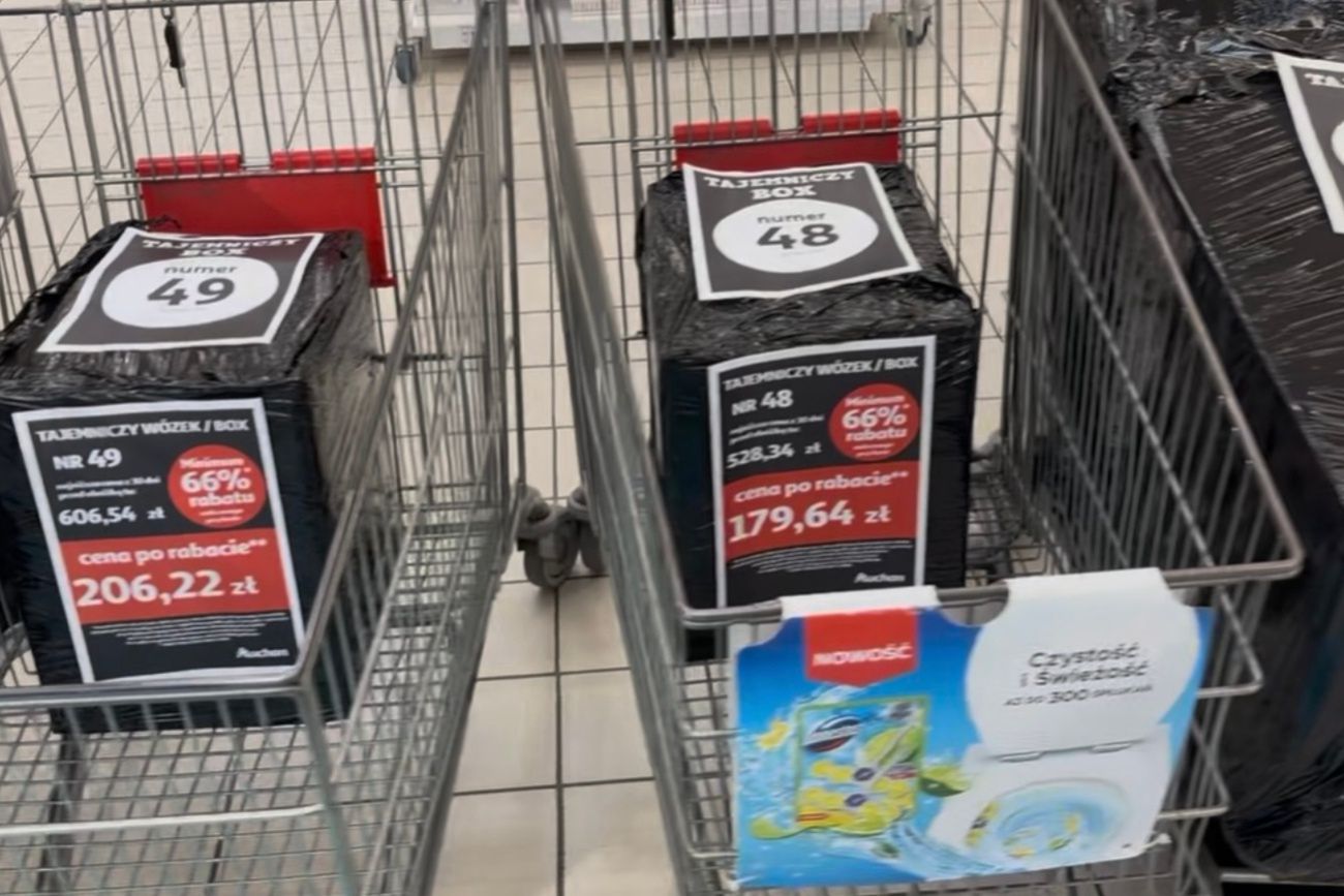 "Tajemnicze boxy" w Auchan