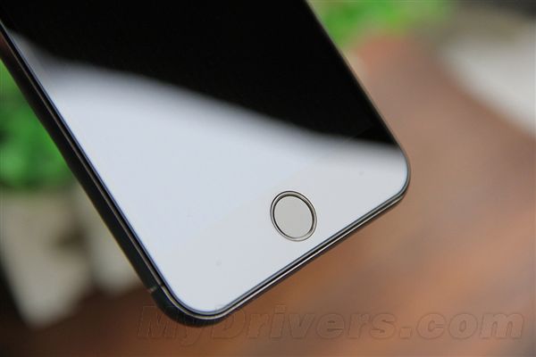 Czy podróbki mogą być premium? Oto androidowy klon iPhone'a 6, którego nie wygniesz i nie porysujesz 17