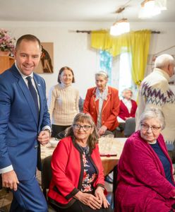 Emerytury Nawrockiego. Prezydent elekt proponuje nową waloryzację. Kto by zyskał?