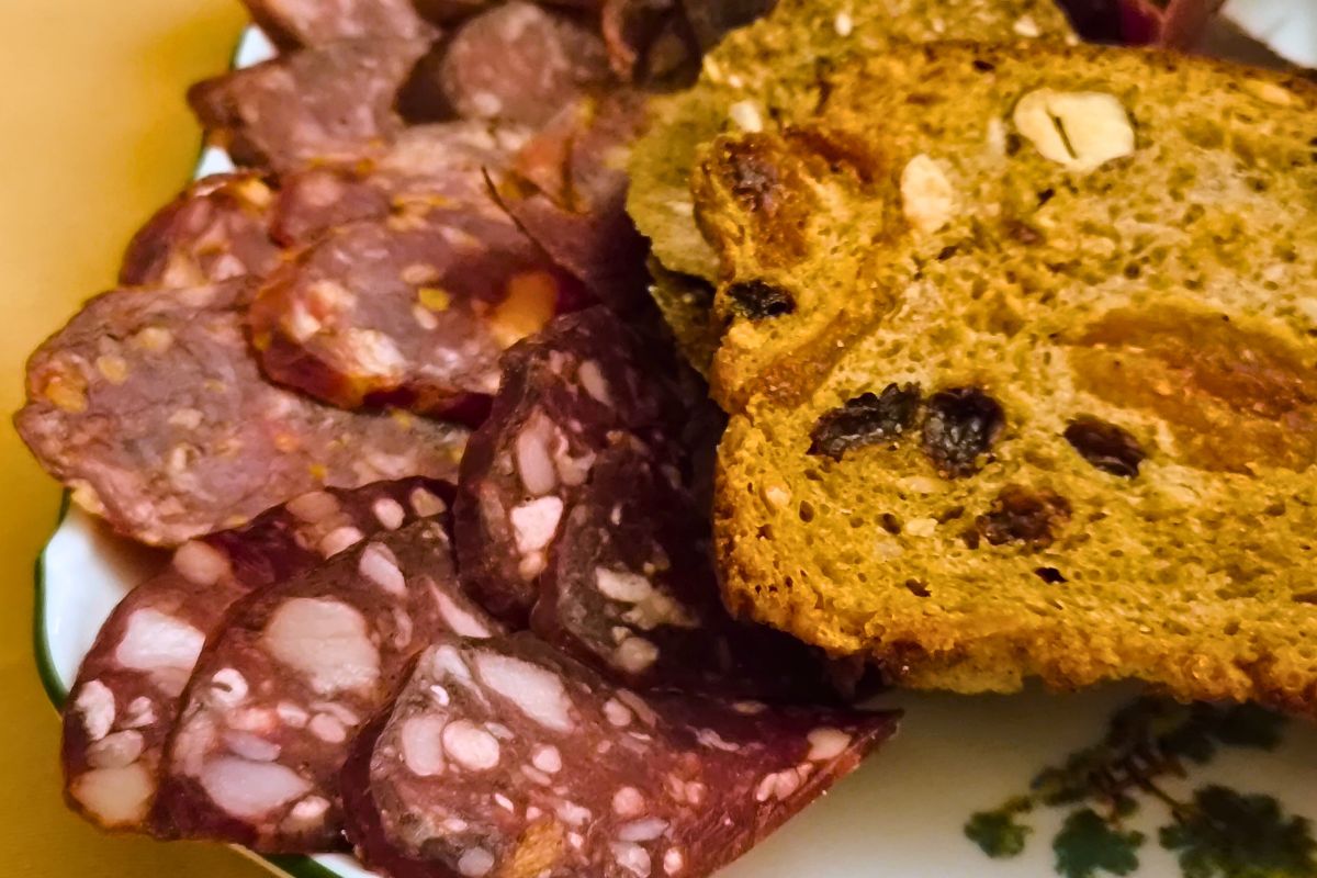 Litwini przerabiają na kiełbasę i jedzą aż miło. Polakom cierpnie skóra