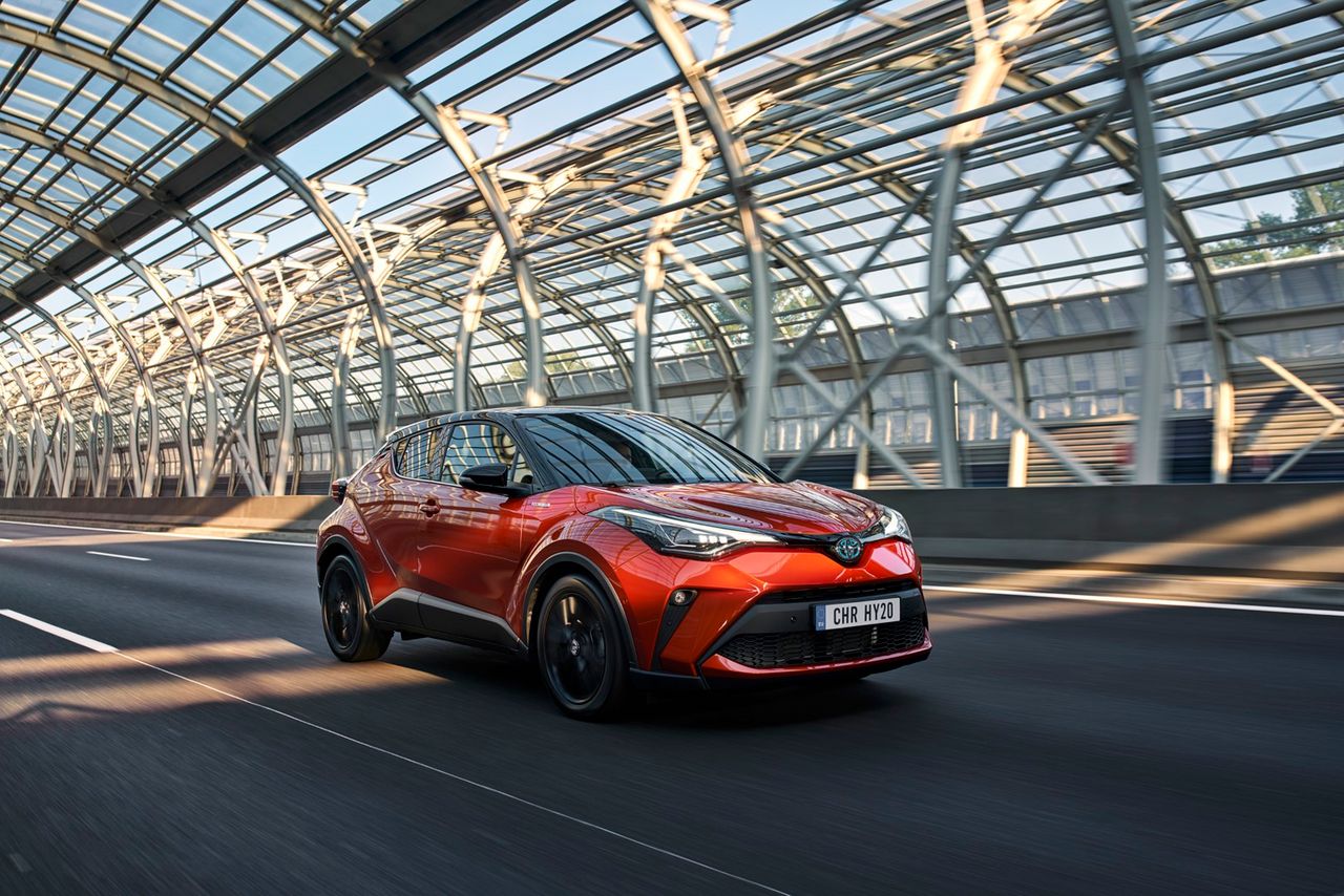 Toyota odświeżyła C-HR - nowe multimedia, lakier i oczywiście cennik