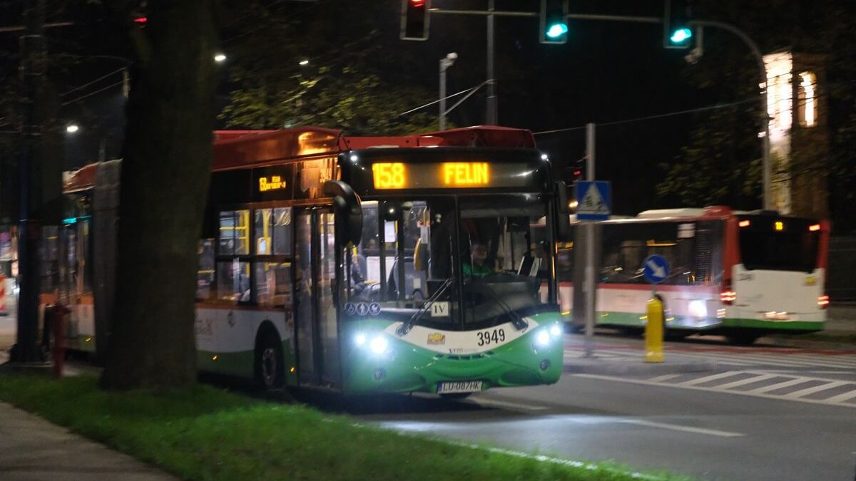 Trolejbus na linii nr 158