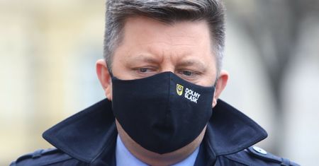 Szczepionka AstraZeneca. Polska pójdzie drogą Niemiec? Szef KPRM komentuje