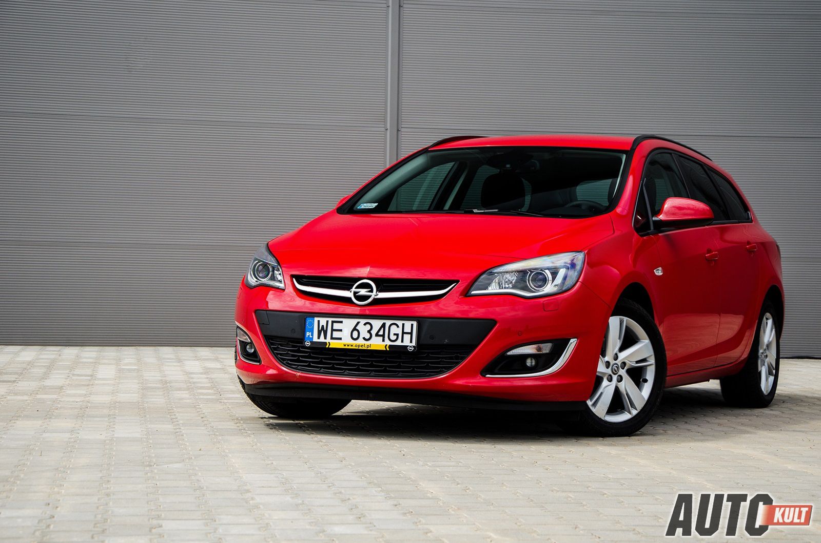 Opel Astra Tourer 1,4 Turbo LPGTEC Enjoy vs. Opel Astra Sedan 1,7 CDTI Business - test [galeria] 5
