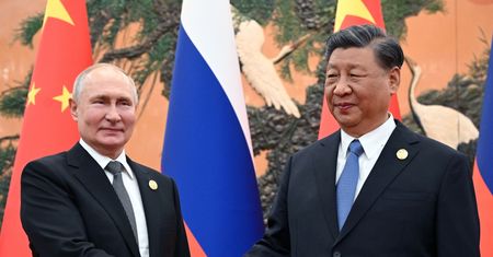 Xi Jinping gości Władimira Putina. Dyktator z Kremla kusi wielkimi inwestycjami