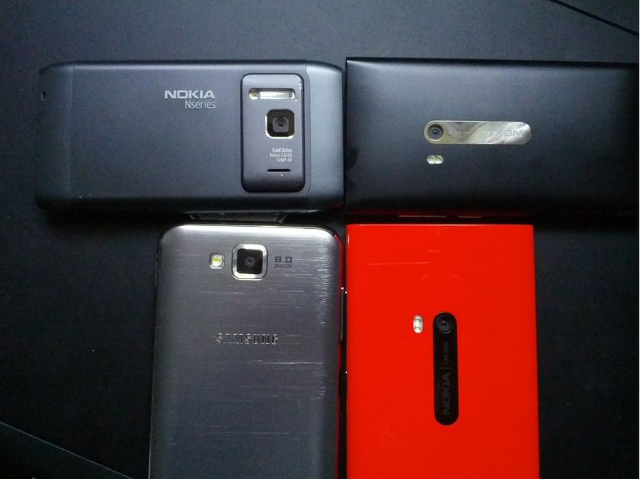 W skrócie: Nokia dementuje plotki, sprzedaż Windows Phone'ów rośnie, 6-calowy tabletofon z WP8 już za miesiąc? 3