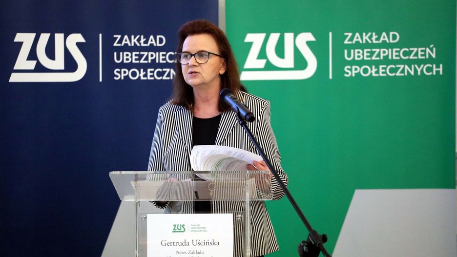 Konferencja prasowa minister Marleny Mal?g w ZUS
Fot. Jakub Kaminski/East News. Warszawa, 22.06.20220. Konferencja prasowa minister rodziny, pracy i polityki spolecznej Marleny Malag oraz prezes Zakladu Ubezpieczen Spolecznych Gertrudy Uscinskiej.
N/z: Gertruda Uscinska
Jakub Kaminski