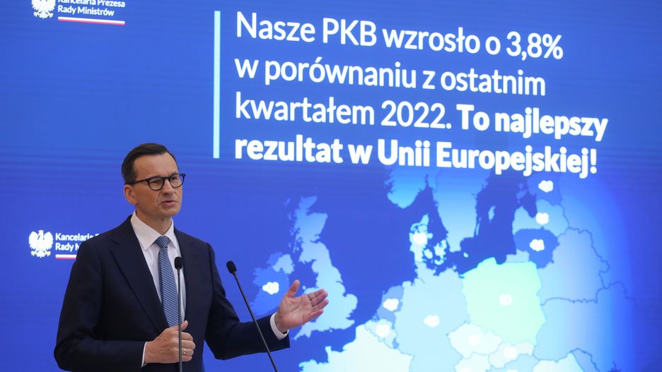  Premier Mateusz Morawiecki podczas konferencji prasowej w KPRM w Warszawie