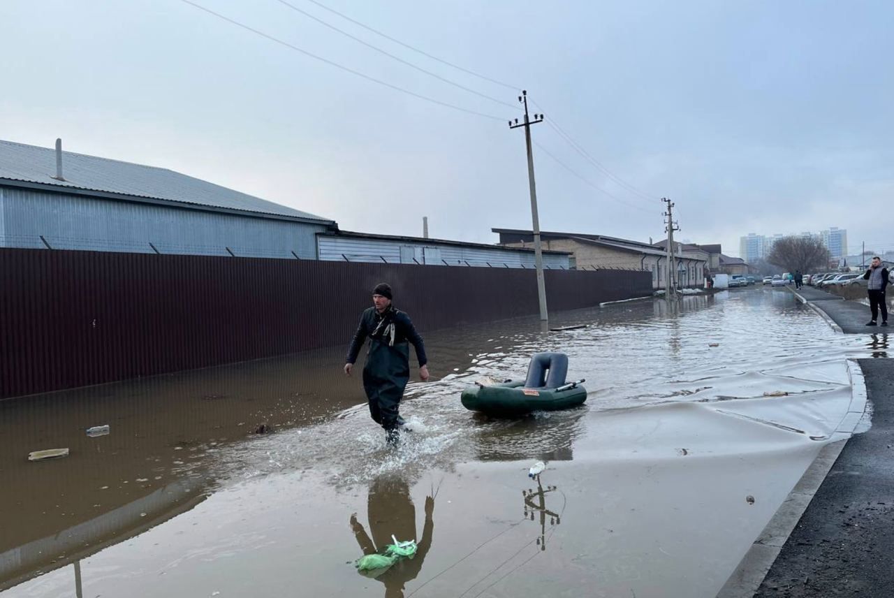 Ural River crisis escalates: Over 7,700 evacuated in Orenburg flood disaster