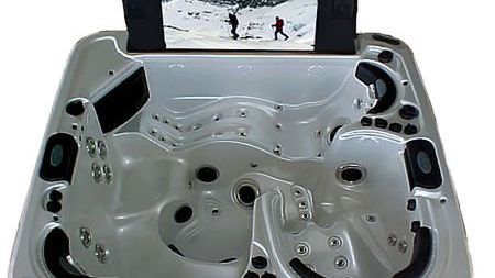 Jacuzzi z 61 calami HD 1
