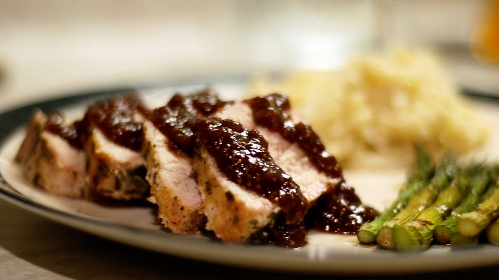 Pieczony schab z suszonymi figami