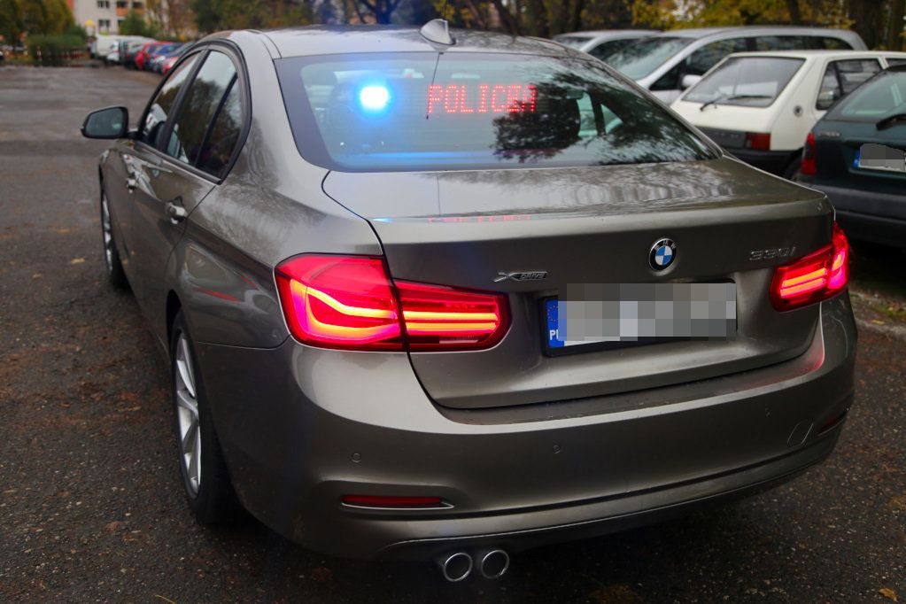 Obecnie w służbie policji jest 140 nieoznakowanych BMW serii 3