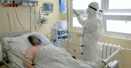 Koronawirus. Mamy tyle samo zakażeń, ile roku temu. Lekarz: Sytuacja jest lepsza