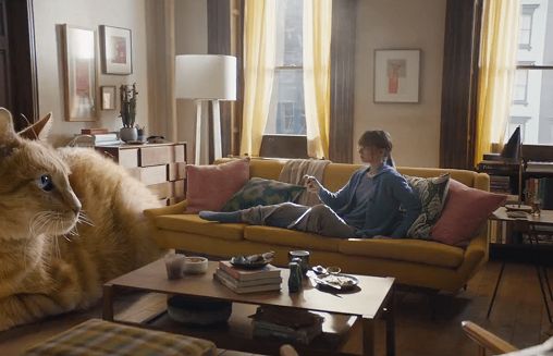 Gigantyczny kot, ogromne ciastko, niezwykle duże dziecko reklamują nowy iPhone XS (wideo)