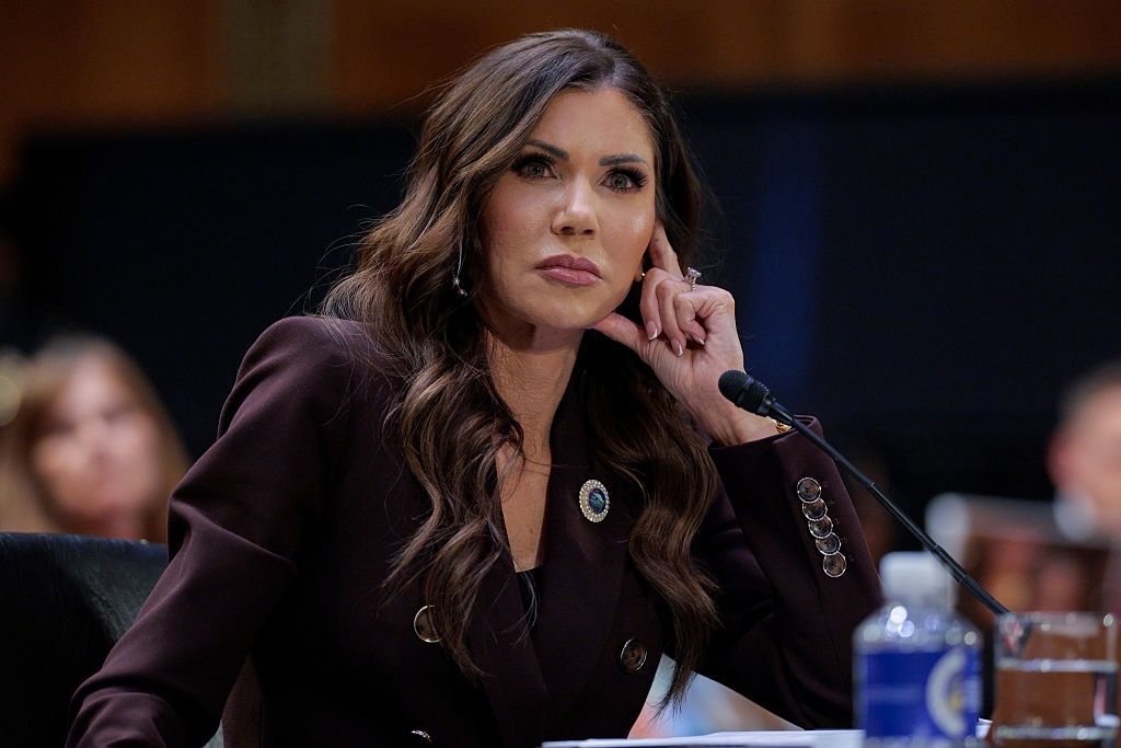 Trump zwalnia Kristi Noem z DHS