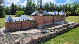 Hajnówka: Najciekawsze budowle regionu w jednym miejscu. Park Miniatur Zabytków Podlasia