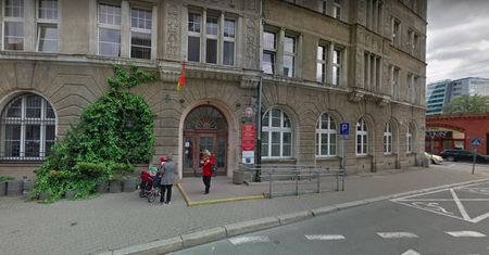 Wrocław. Gigantyczne kolejki przed urzędem. W sierpniu pojazdy zarejestrujemy również w soboty